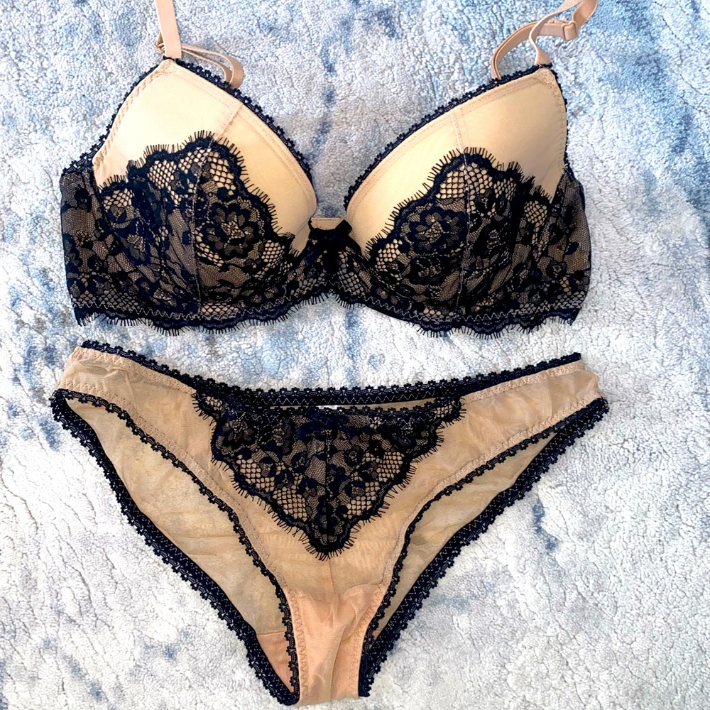 Victorias Secret Set 36C / Bottom M